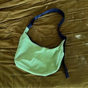 Baggy Medium Crescent